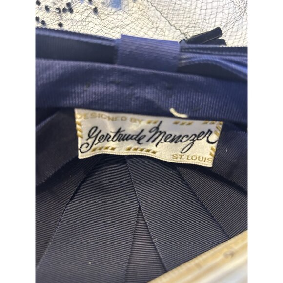 Ladies’ Hat Designed By Gertrude Menczer St Louis w/ Combs & Veil Net Navy Blue - Picture 4 of 12
